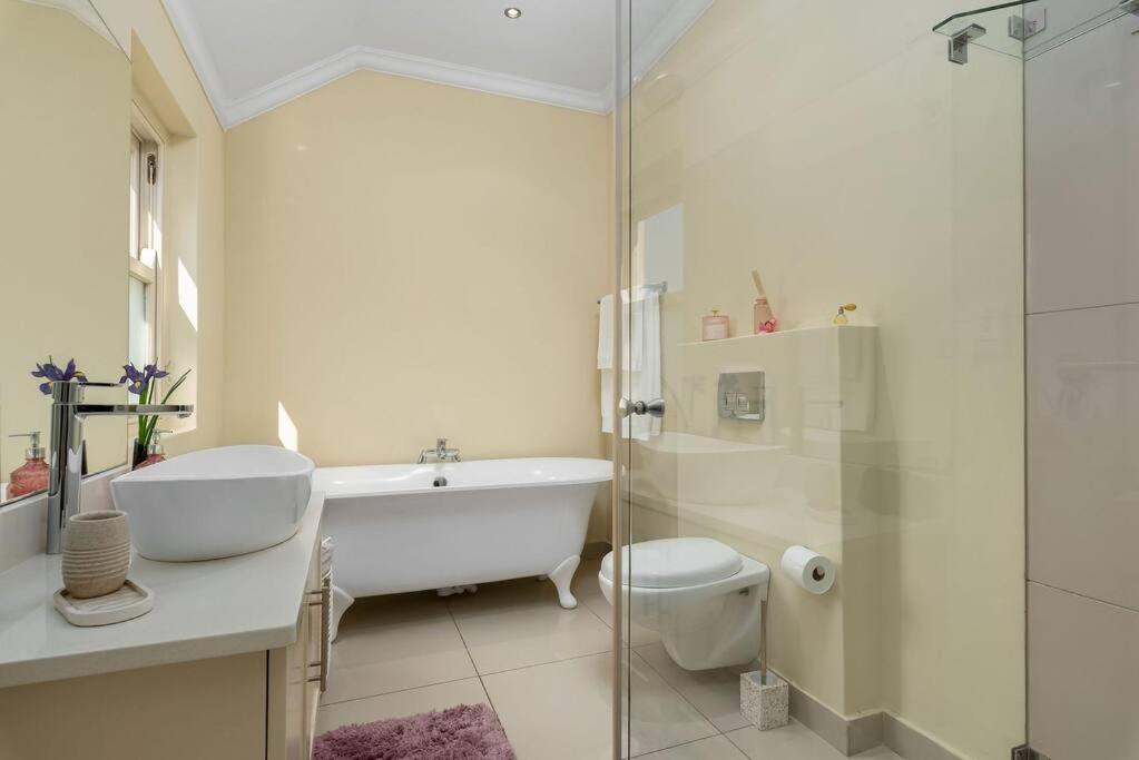 The Tram Home Stay Franschhoek Εξωτερικό φωτογραφία