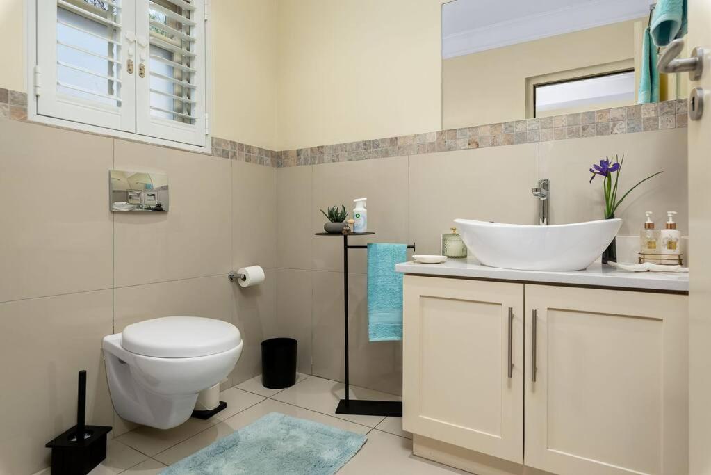 The Tram Home Stay Franschhoek Εξωτερικό φωτογραφία